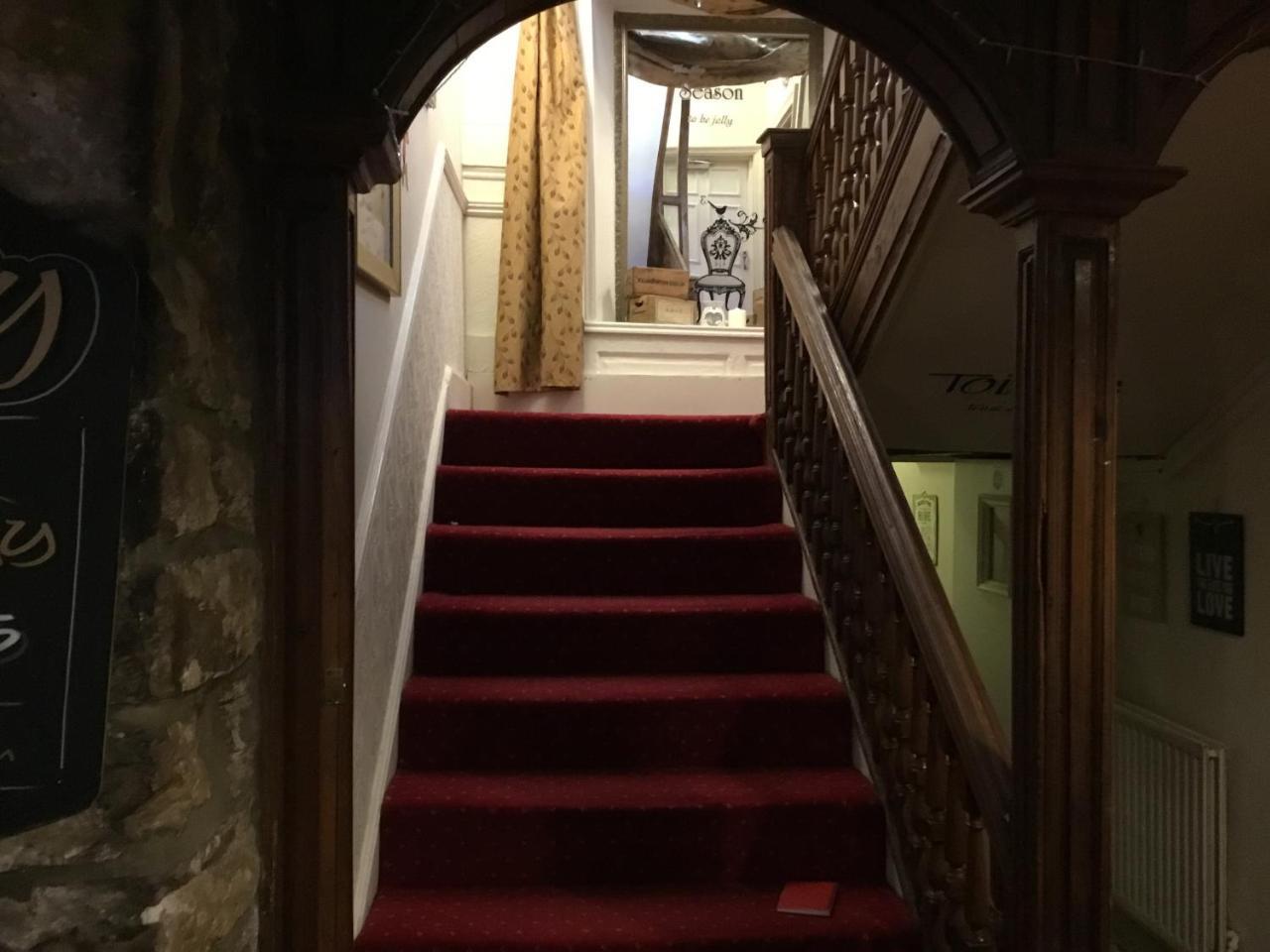 Kings Arms Hotel Рит Экстерьер фото