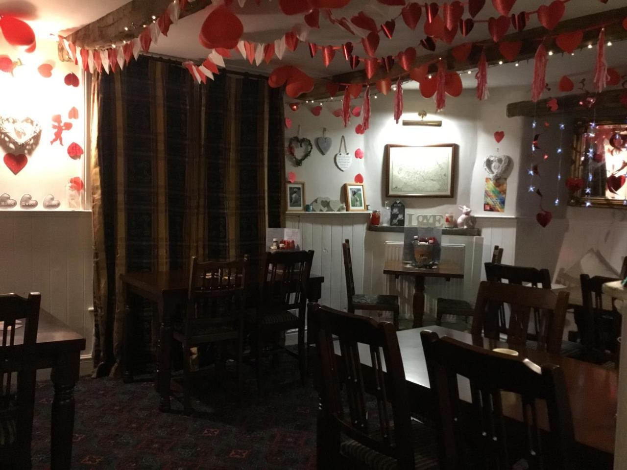 Kings Arms Hotel Рит Экстерьер фото