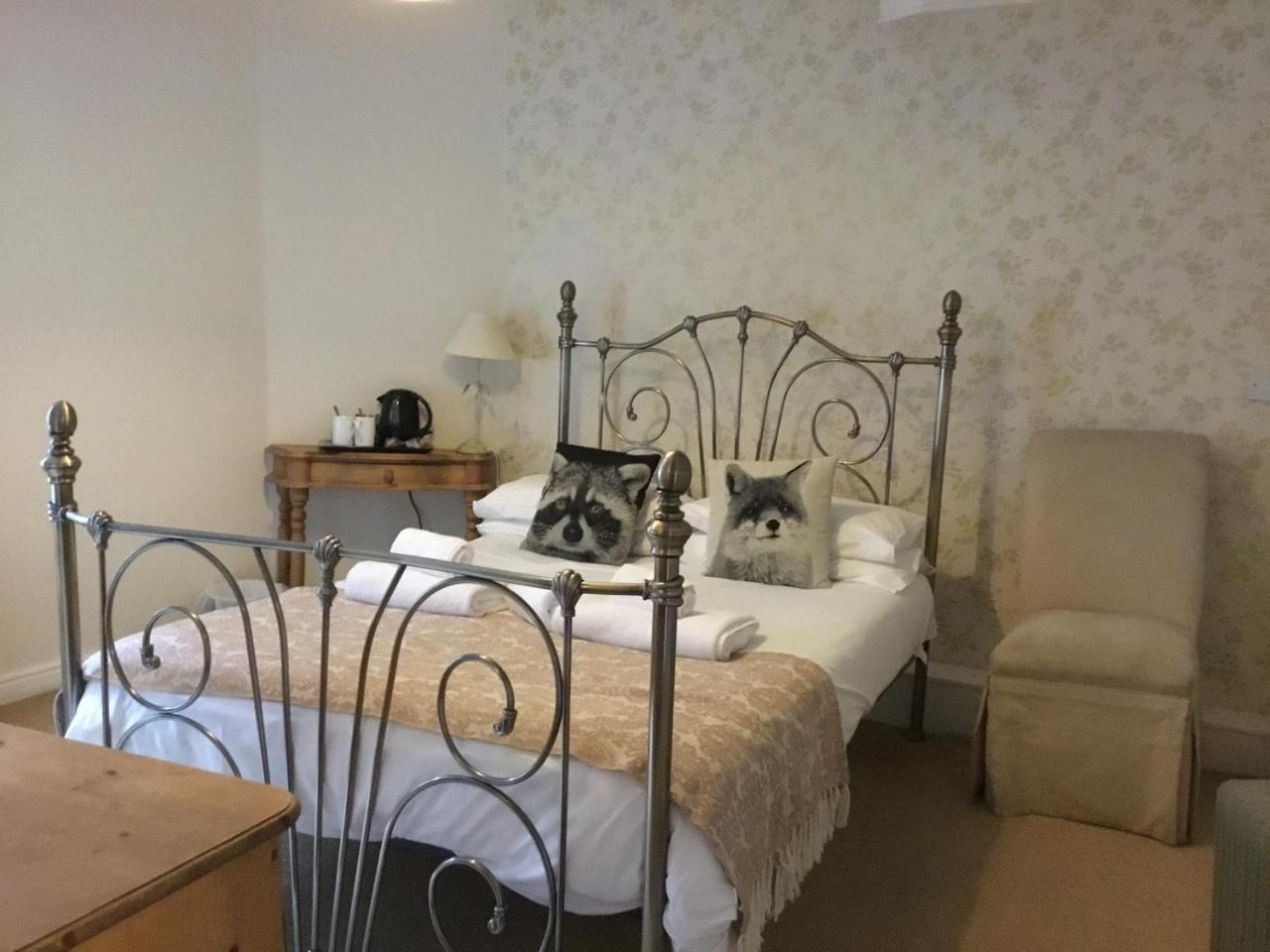 Kings Arms Hotel Рит Экстерьер фото